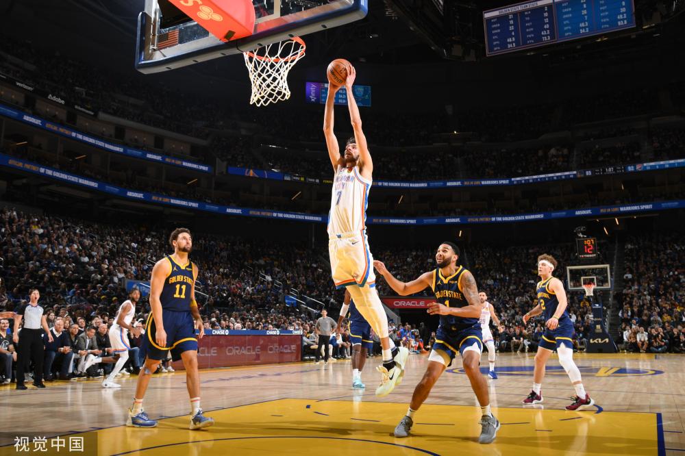 观众们不仅 观众们不仅